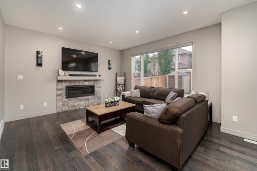 7038 172A Avenue Nw, Edmonton, AB 