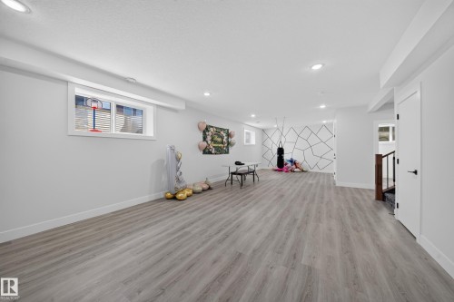 4017 47 Avenue, Beaumont, AB - Indoor Photo Showing Other Room