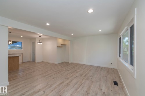 21 Sheridan Drive, St. Albert, AB 