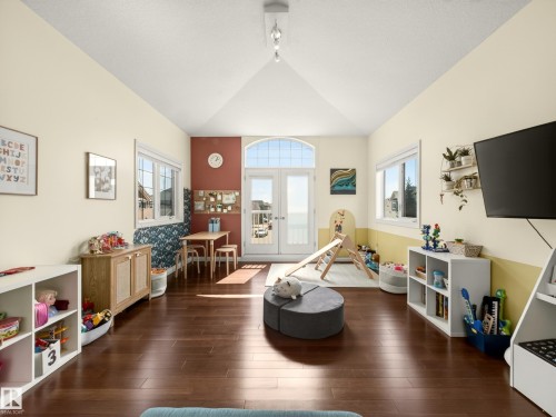 5610 Pierre Court, Beaumont, AB - Indoor Photo Showing Living Room