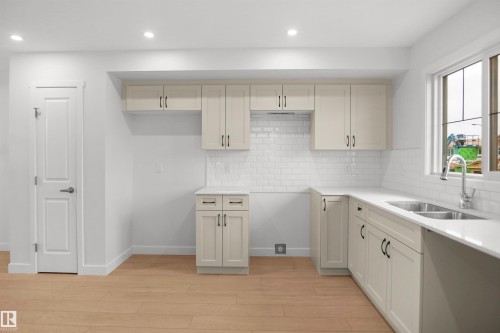 13133 214 Street Nw, Edmonton, AB 