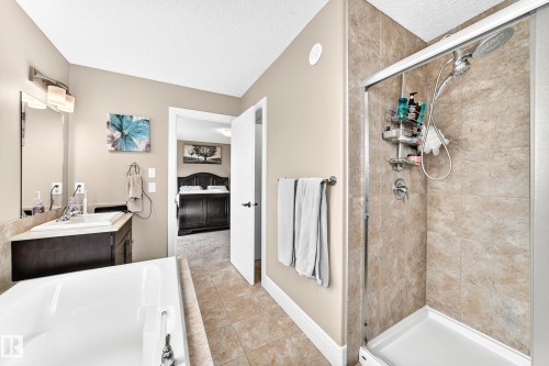 1239 24 Avenue Nw, Edmonton, AB 
