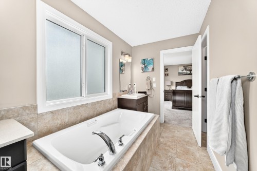 1239 24 Avenue Nw, Edmonton, AB 