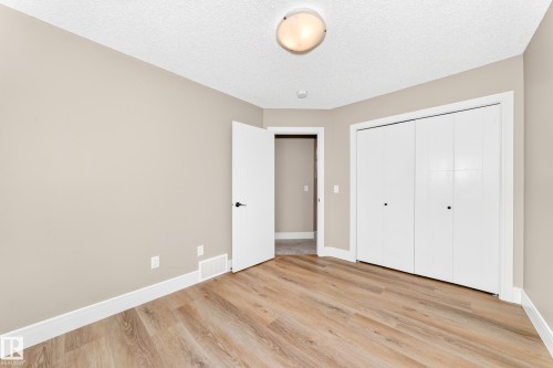 1239 24 Avenue Nw, Edmonton, AB 