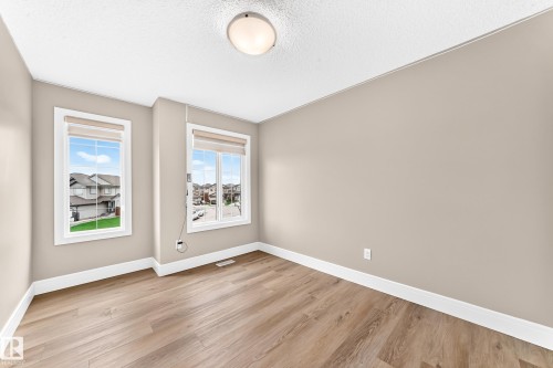 1239 24 Avenue Nw, Edmonton, AB 