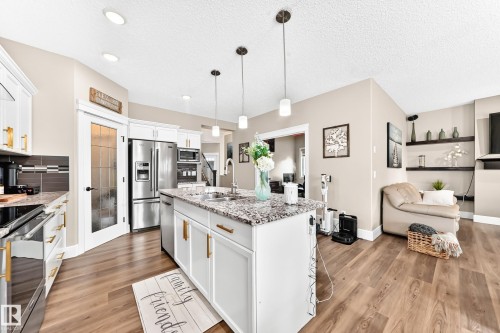 1239 24 Avenue Nw, Edmonton, AB 