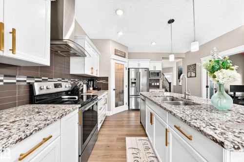 1239 24 Avenue Nw, Edmonton, AB 
