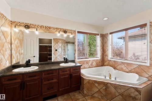 34 Norris Crescent, St. Albert, AB 