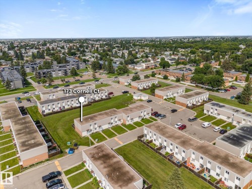 Image quality insufficient for description - 173 Cornell Court Nw, Edmonton, AB -  With View