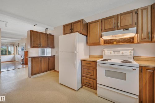 11527 88 Street Nw, Edmonton, AB - Indoor Photo Showing Kitchen