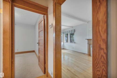 11527 88 Street Nw, Edmonton, AB - Indoor Photo Showing Other Room