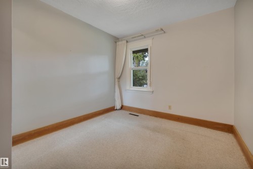 11527 88 Street Nw, Edmonton, AB - Indoor Photo Showing Other Room