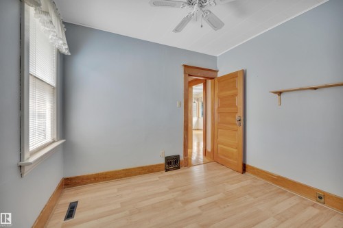 11527 88 Street Nw, Edmonton, AB - Indoor Photo Showing Other Room