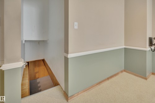 11527 88 Street Nw, Edmonton, AB - Indoor Photo Showing Other Room