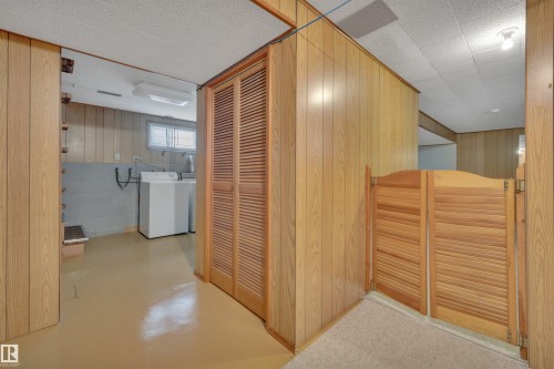 11527 88 Street Nw, Edmonton, AB - Indoor Photo Showing Other Room