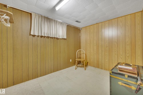 11527 88 Street Nw, Edmonton, AB - Indoor