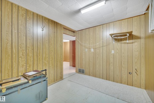 11527 88 Street Nw, Edmonton, AB - Indoor Photo Showing Other Room