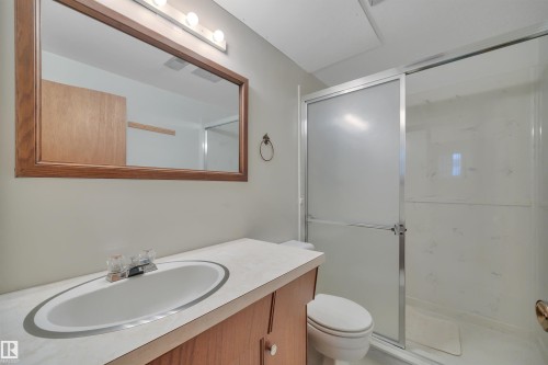 11527 88 Street Nw, Edmonton, AB - Indoor Photo Showing Bathroom