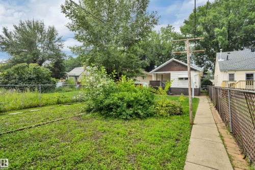11527 88 Street Nw, Edmonton, AB - Outdoor