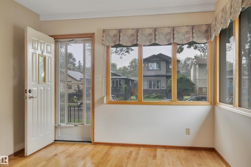 11527 88 Street Nw, Edmonton, AB - Indoor Photo Showing Other Room