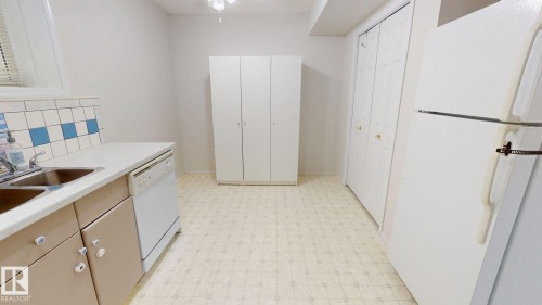 7936 3 Avenue Sw, Edmonton, AB 