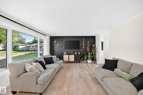 8997 96 Ave, Fort Saskatchewan, AB 