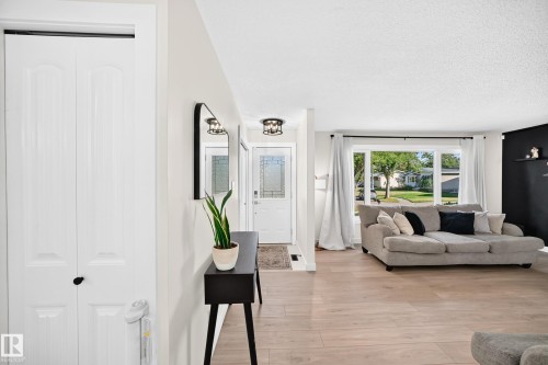 8997 96 Ave, Fort Saskatchewan, AB 