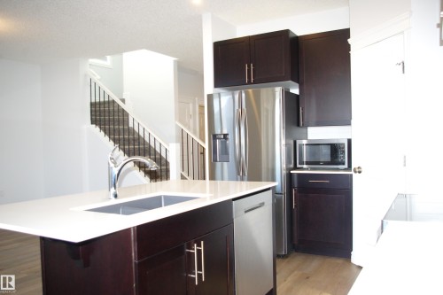 4820 175 Avenue Nw, Edmonton, AB 