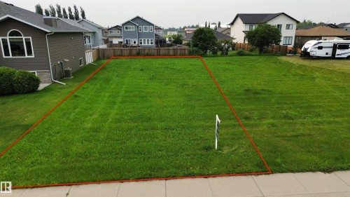 Expansive green lot with established neighborhood surroundings - 19 Monterey Estates, Wetaskiwin, AB 