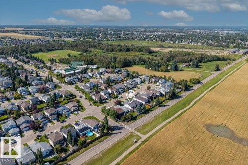Residential neighborhood with established streets and mature landscaping - 40 Hampton Place, Stony Plain, AB 
