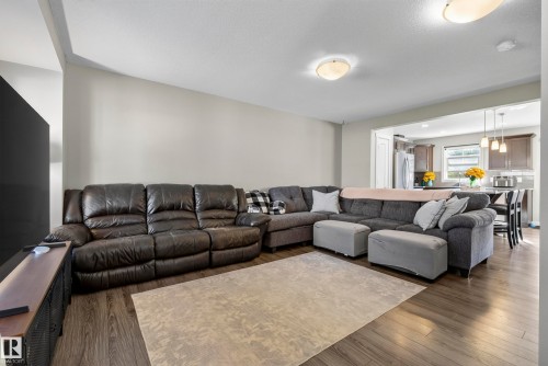 #8 4205 30 St Nw, Edmonton, AB 