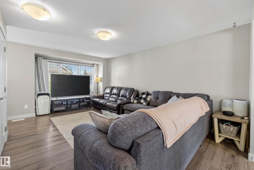 #8 4205 30 St Nw, Edmonton, AB 