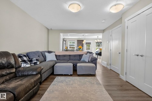 #8 4205 30 St Nw, Edmonton, AB 
