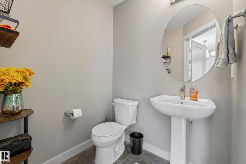 #8 4205 30 St Nw, Edmonton, AB 