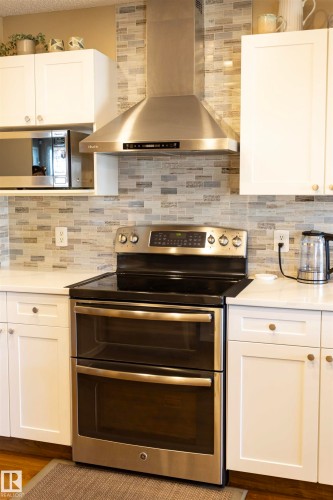 Dual Oven Stove - 3575 Mclean Crescent Sw, Edmonton, AB 
