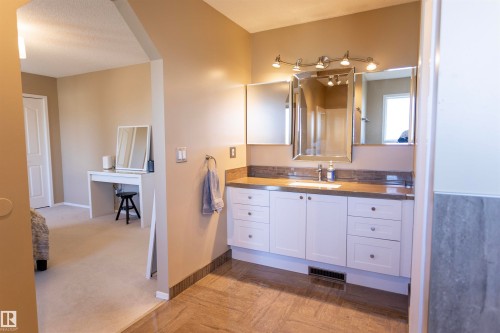 3575 Mclean Crescent Sw, Edmonton, AB 