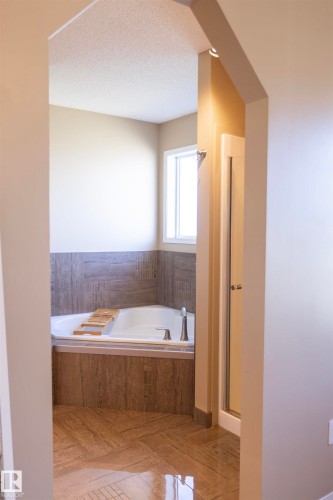 3575 Mclean Crescent Sw, Edmonton, AB 