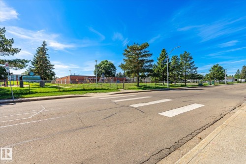 790 Abbottsfield Road Nw, Edmonton, AB 