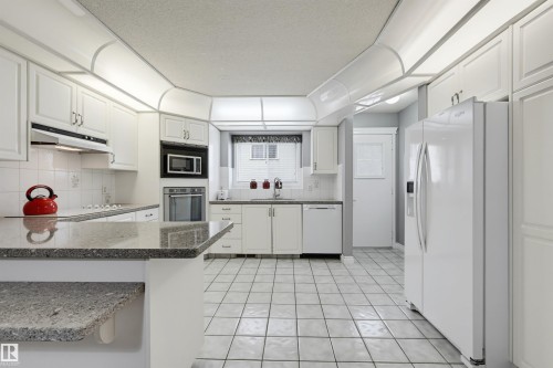 11107 98 Avenue Nw, Edmonton, AB 