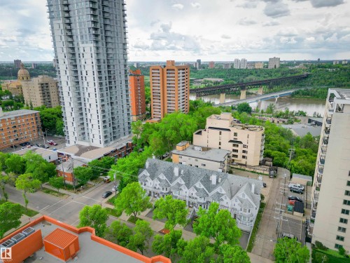 11107 98 Avenue Nw, Edmonton, AB 