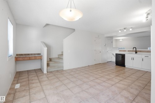 #84 8304 11 Av Sw, Edmonton, AB 
