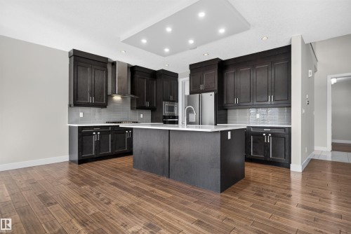 4225 Charles Close Sw, Edmonton, AB 