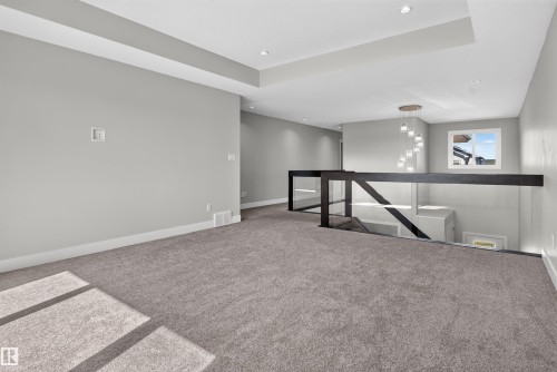 4225 Charles Close Sw, Edmonton, AB 