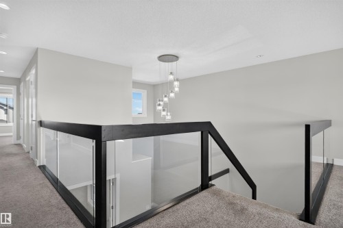 4225 Charles Close Sw, Edmonton, AB 