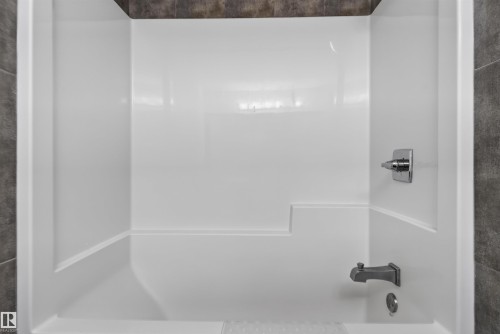 4225 Charles Close Sw, Edmonton, AB 