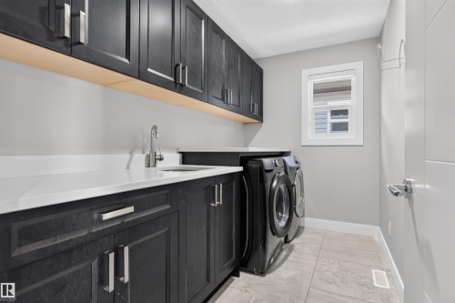 4225 Charles Close Sw, Edmonton, AB 