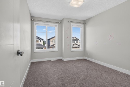 4225 Charles Close Sw, Edmonton, AB 