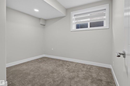4225 Charles Close Sw, Edmonton, AB 