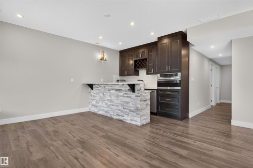 4225 Charles Close Sw, Edmonton, AB 