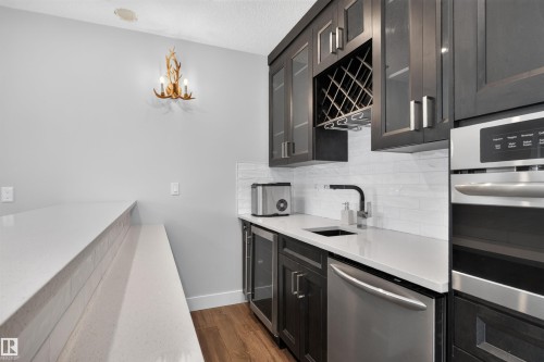 4225 Charles Close Sw, Edmonton, AB 